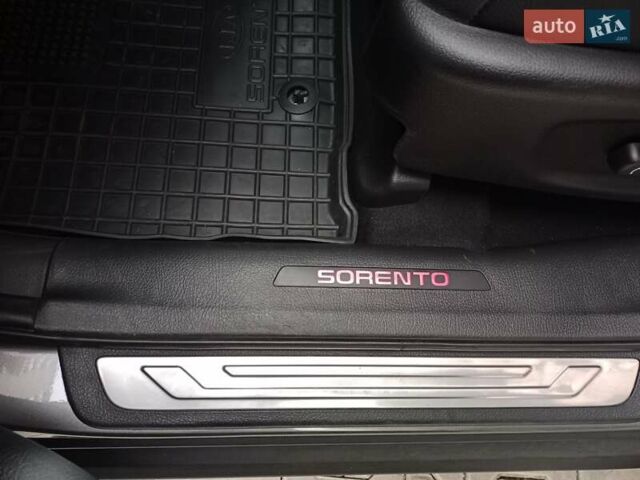 Сірий Кіа Соренто, об'ємом двигуна 2.2 л та пробігом 176 тис. км за 18500 $, фото 22 на Automoto.ua