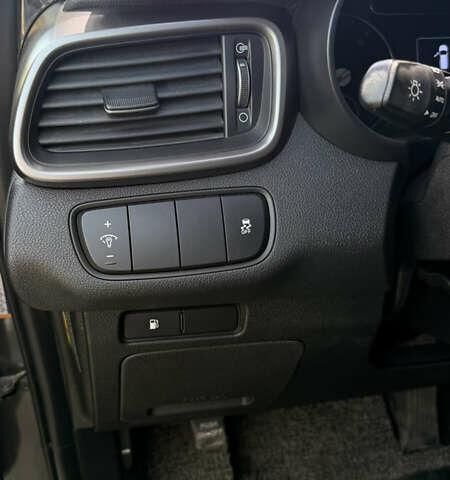 Кіа Соренто 2014 у Белгород-Днестровском на Automoto.ua Сірий Кіа Соренто, об'ємом двигуна 2 л та пробігом 205 тис. км за 18500 $, фото 17 на Automoto.ua