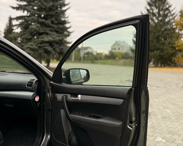Киа Соренто 2014 в Дубно на Automoto.ua Серый Киа Соренто, объемом двигателя 2.2 л и пробегом 220 тыс. км за 16499 $, фото 20 на Automoto.ua