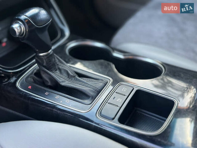 Сірий Кіа Соренто, об'ємом двигуна 2.35 л та пробігом 191 тис. км за 14500 $, фото 35 на Automoto.ua