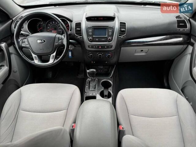 Сірий Кіа Соренто, об'ємом двигуна 2.36 л та пробігом 193 тис. км за 12300 $, фото 50 на Automoto.ua