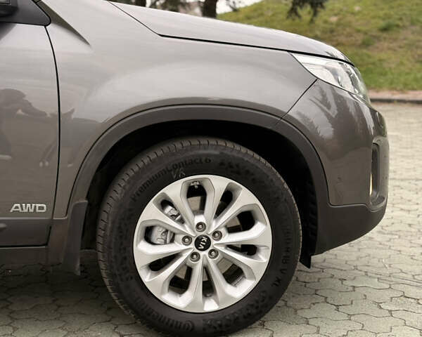 Киа Соренто 2014 в Дубно на Automoto.ua Серый Киа Соренто, объемом двигателя 2.2 л и пробегом 220 тыс. км за 16499 $, фото 13 на Automoto.ua