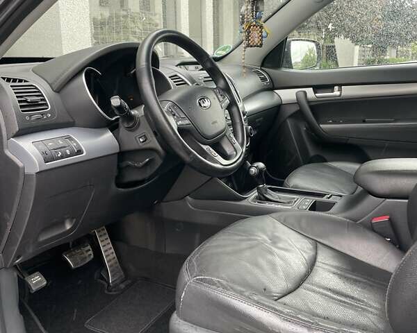 Сірий Кіа Соренто, об'ємом двигуна 2.2 л та пробігом 240 тис. км за 17900 $, фото 48 на Automoto.ua