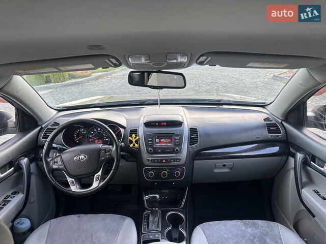 Сірий Кіа Соренто, об'ємом двигуна 2.35 л та пробігом 191 тис. км за 14500 $, фото 7 на Automoto.ua