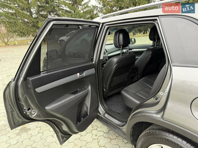 Серый Киа Соренто, объемом двигателя 2.2 л и пробегом 220 тыс. км за 16499 $, фото 53 на Automoto.ua