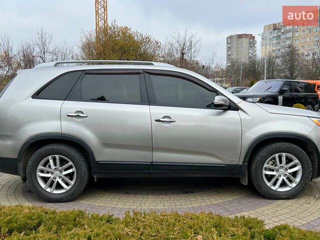 Сірий Кіа Соренто, об'ємом двигуна 2.36 л та пробігом 155 тис. км за 14800 $, фото 7 на Automoto.ua