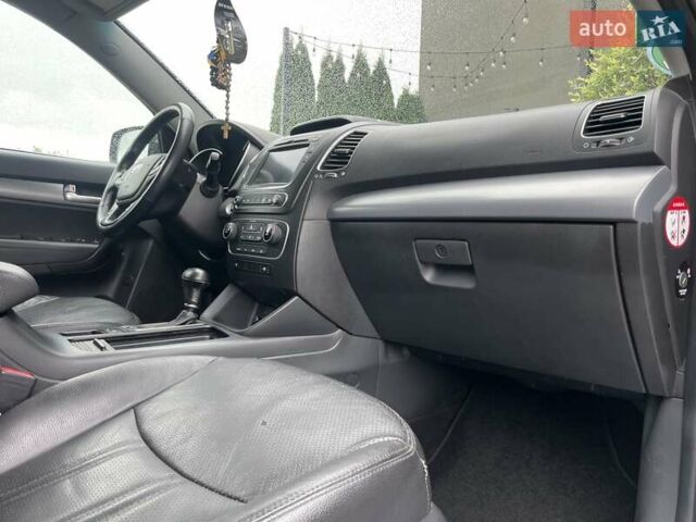 Сірий Кіа Соренто, об'ємом двигуна 2.2 л та пробігом 240 тис. км за 17900 $, фото 53 на Automoto.ua