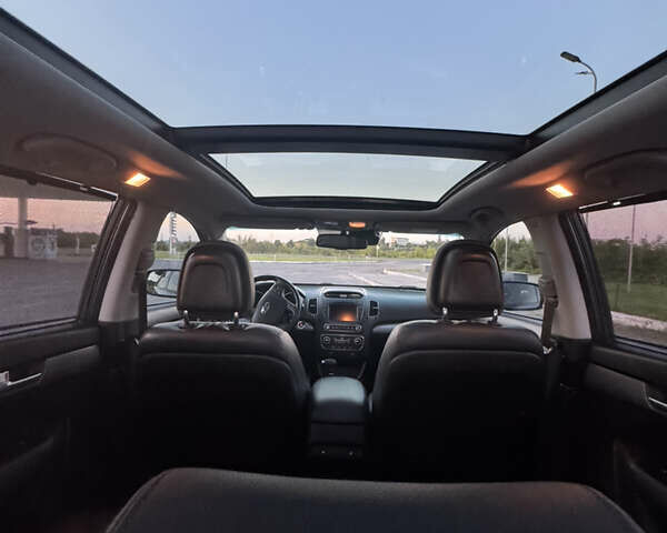 Серый Киа Соренто, объемом двигателя 2.2 л и пробегом 217 тыс. км за 21499 $, фото 8 на Automoto.ua