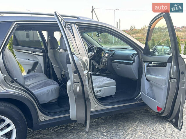 Сірий Кіа Соренто, об'ємом двигуна 2.35 л та пробігом 191 тис. км за 14500 $, фото 37 на Automoto.ua
