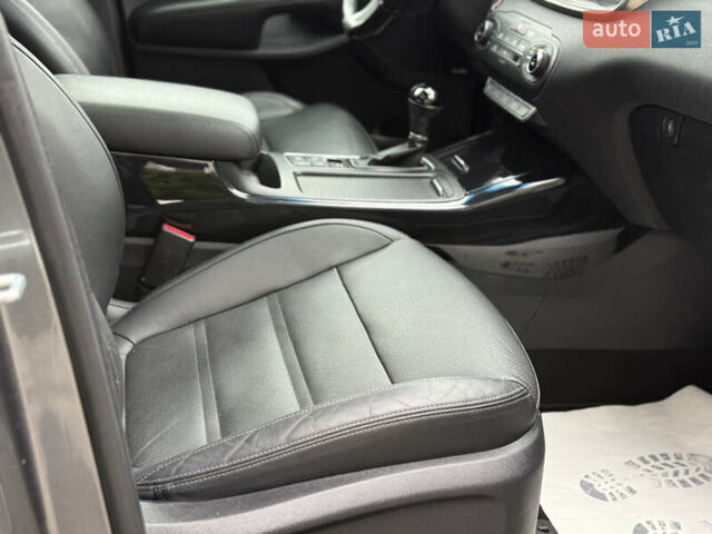 Серый Киа Соренто, объемом двигателя 2.2 л и пробегом 193 тыс. км за 22222 $, фото 44 на Automoto.ua