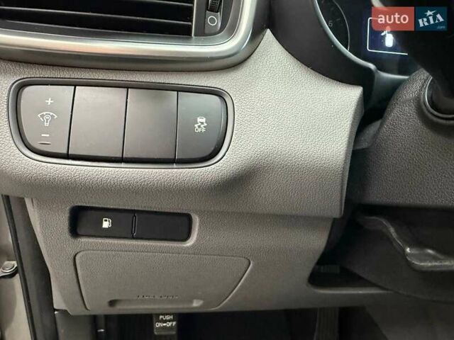 Серый Киа Соренто, объемом двигателя 2 л и пробегом 168 тыс. км за 14990 $, фото 16 на Automoto.ua
