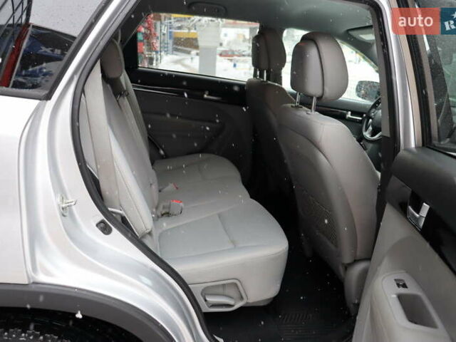 Серый Киа Соренто, объемом двигателя 2.4 л и пробегом 77 тыс. км за 12900 $, фото 40 на Automoto.ua