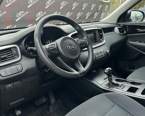 Серый Киа Соренто, объемом двигателя 2.36 л и пробегом 121 тыс. км за 14700 $, фото 22 на Automoto.ua