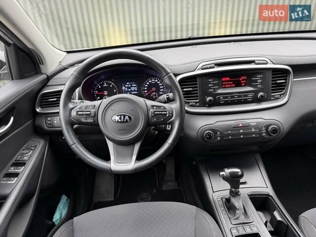 Серый Киа Соренто, объемом двигателя 2.2 л и пробегом 243 тыс. км за 19500 $, фото 29 на Automoto.ua
