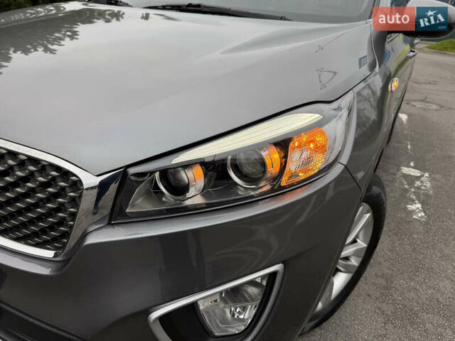 Серый Киа Соренто, объемом двигателя 2 л и пробегом 108 тыс. км за 19700 $, фото 6 на Automoto.ua