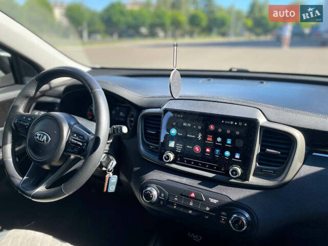 Сірий Кіа Соренто, об'ємом двигуна 2.36 л та пробігом 118 тис. км за 13900 $, фото 11 на Automoto.ua