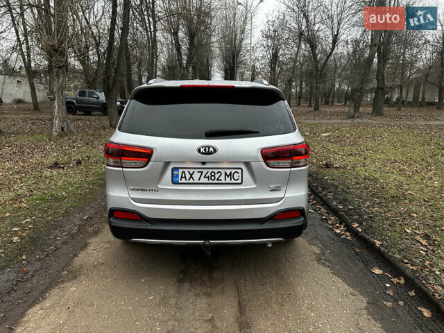 Сірий Кіа Соренто, об'ємом двигуна 2 л та пробігом 178 тис. км за 20500 $, фото 5 на Automoto.ua
