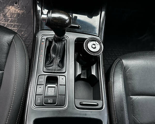 Сірий Кіа Соренто, об'ємом двигуна 2 л та пробігом 178 тис. км за 20500 $, фото 22 на Automoto.ua