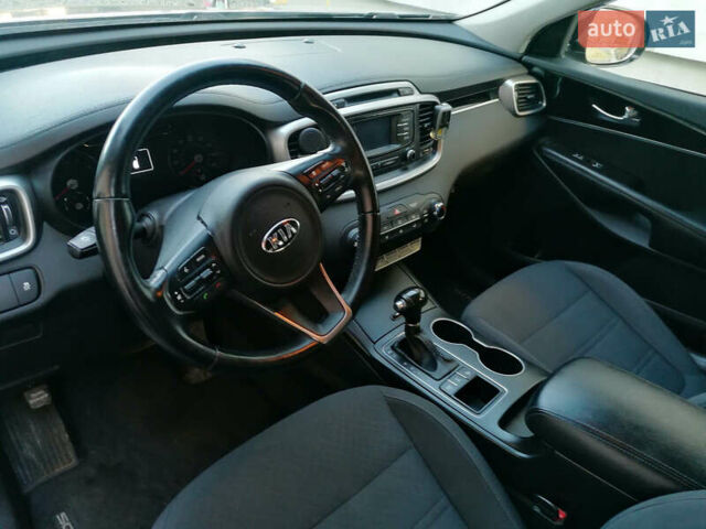 Кіа Соренто 2015 у Львові на Automoto.ua Сірий Кіа Соренто, об'ємом двигуна 2.36 л та пробігом 100 тис. км за 16000 $, фото 10 на Automoto.ua