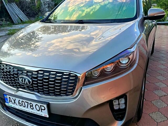 Серый Киа Соренто, объемом двигателя 2.4 л и пробегом 135 тыс. км за 14000 $, фото 2 на Automoto.ua