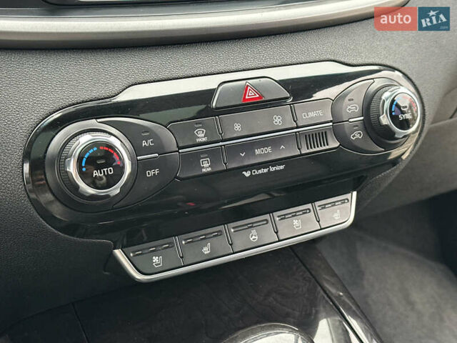 Сірий Кіа Соренто, об'ємом двигуна 2.2 л та пробігом 180 тис. км за 18500 $, фото 78 на Automoto.ua