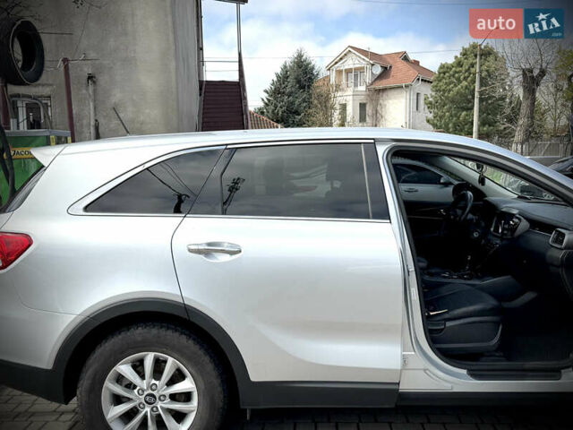 Серый Киа Соренто, объемом двигателя 2.36 л и пробегом 208 тыс. км за 14500 $, фото 18 на Automoto.ua