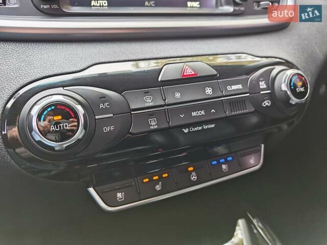 Серый Киа Соренто, объемом двигателя 2.2 л и пробегом 219 тыс. км за 19300 $, фото 27 на Automoto.ua