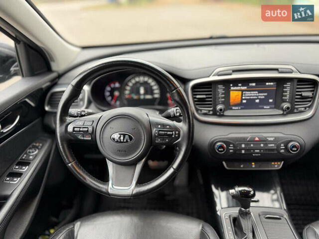 Сірий Кіа Соренто, об'ємом двигуна 2 л та пробігом 238 тис. км за 17550 $, фото 40 на Automoto.ua