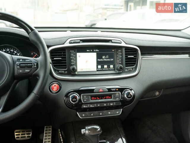 Серый Киа Соренто, объемом двигателя 2 л и пробегом 133 тыс. км за 20700 $, фото 39 на Automoto.ua