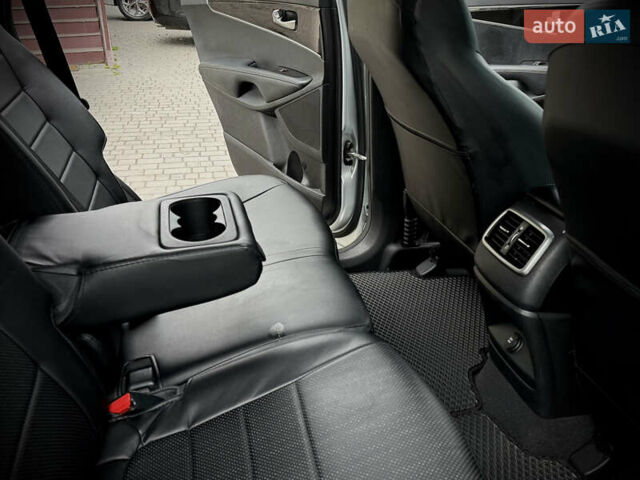 Серый Киа Соренто, объемом двигателя 2.36 л и пробегом 208 тыс. км за 14500 $, фото 15 на Automoto.ua