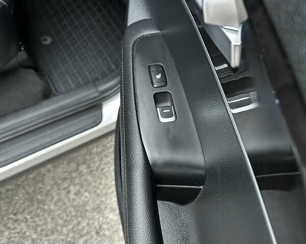 Сірий Кіа Соренто, об'ємом двигуна 2 л та пробігом 178 тис. км за 20500 $, фото 23 на Automoto.ua