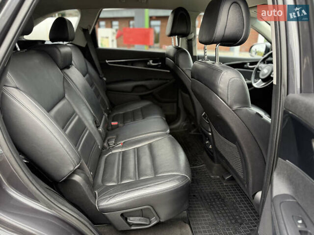 Киа Соренто 2015 в Луцке на Automoto.ua Серый Киа Соренто, объемом двигателя 2 л и пробегом 238 тыс. км за 17700 $, фото 41 на Automoto.ua