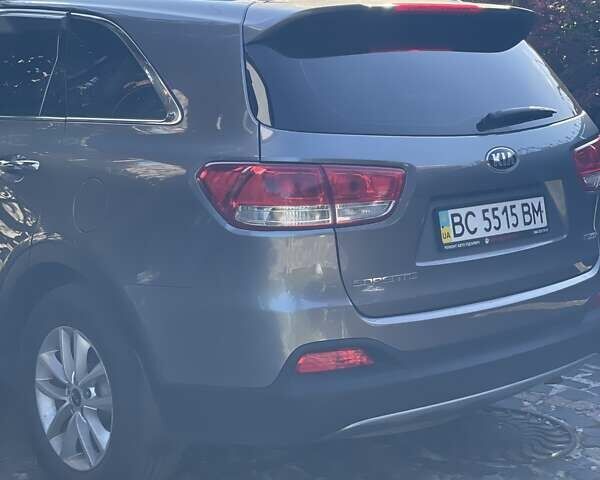 Киа Соренто 2015 в Львове на Automoto.ua Серый Киа Соренто, объемом двигателя 2.2 л и пробегом 131 тыс. км за 20500 $, фото 9 на Automoto.ua