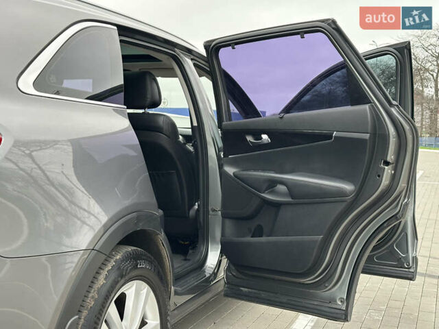 Сірий Кіа Соренто, об'ємом двигуна 2.2 л та пробігом 180 тис. км за 18500 $, фото 43 на Automoto.ua