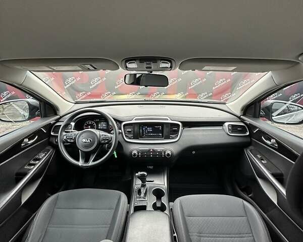 Серый Киа Соренто, объемом двигателя 2.36 л и пробегом 121 тыс. км за 14700 $, фото 13 на Automoto.ua