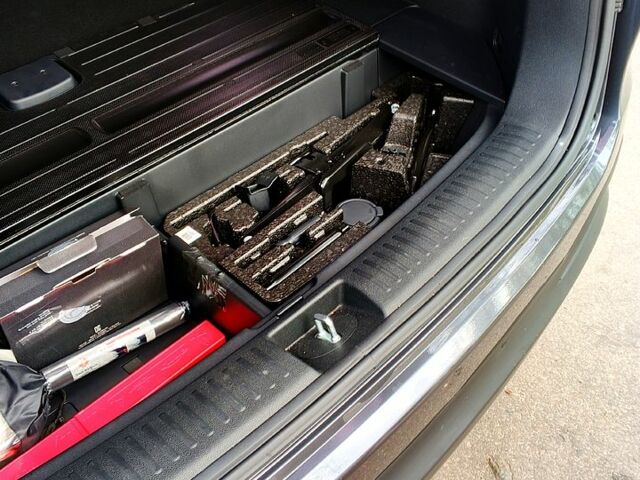 Серый Киа Соренто, объемом двигателя 2 л и пробегом 12 тыс. км за 20500 $, фото 6 на Automoto.ua