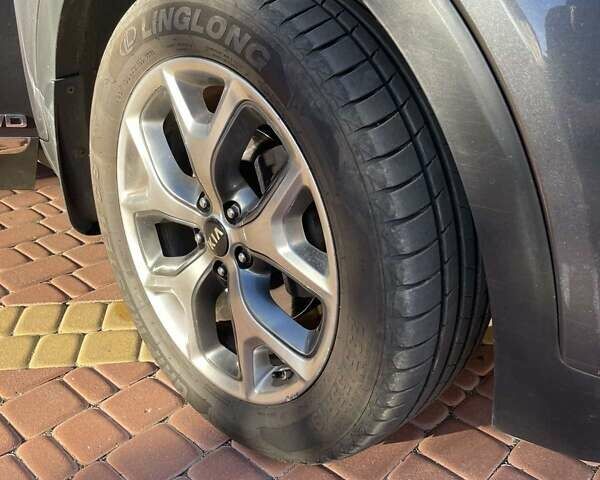 Серый Киа Соренто, объемом двигателя 2.2 л и пробегом 190 тыс. км за 24000 $, фото 1 на Automoto.ua