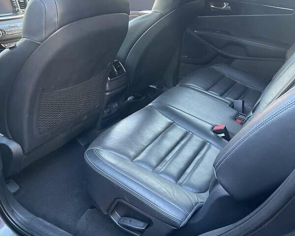 Серый Киа Соренто, объемом двигателя 2.2 л и пробегом 190 тыс. км за 24000 $, фото 5 на Automoto.ua