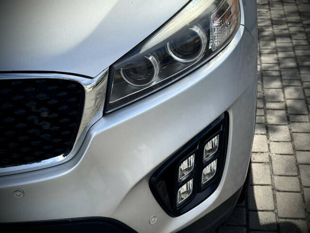 Серый Киа Соренто, объемом двигателя 2.36 л и пробегом 208 тыс. км за 14500 $, фото 6 на Automoto.ua