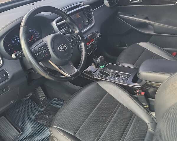 Серый Киа Соренто, объемом двигателя 2 л и пробегом 139 тыс. км за 21500 $, фото 19 на Automoto.ua