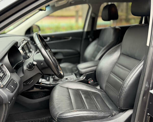 Сірий Кіа Соренто, об'ємом двигуна 2 л та пробігом 238 тис. км за 17550 $, фото 28 на Automoto.ua