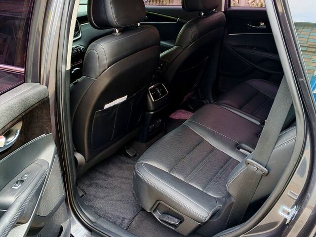 Серый Киа Соренто, объемом двигателя 2 л и пробегом 12 тыс. км за 20500 $, фото 9 на Automoto.ua