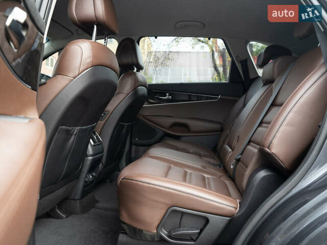 Серый Киа Соренто, объемом двигателя 2 л и пробегом 133 тыс. км за 20700 $, фото 19 на Automoto.ua