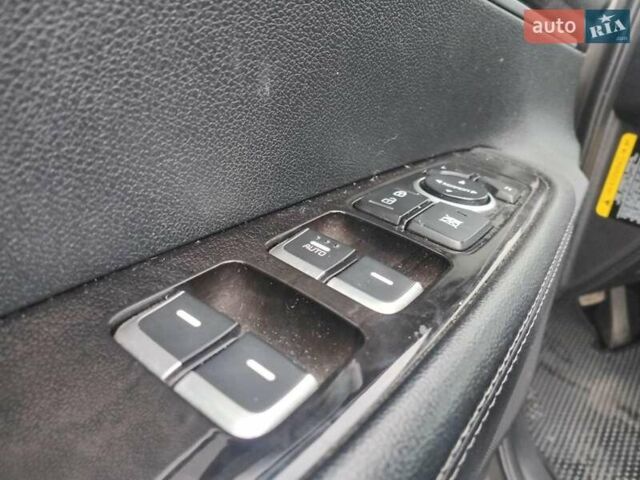 Серый Киа Соренто, объемом двигателя 3.3 л и пробегом 198 тыс. км за 16990 $, фото 8 на Automoto.ua