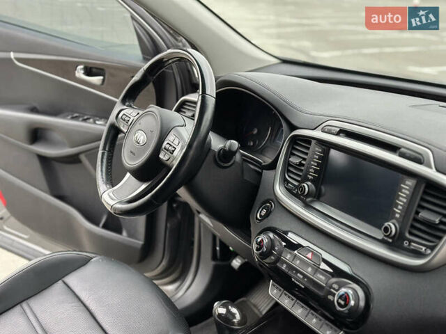 Сірий Кіа Соренто, об'ємом двигуна 2.2 л та пробігом 180 тис. км за 18500 $, фото 59 на Automoto.ua