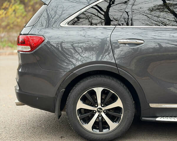 Сірий Кіа Соренто, об'ємом двигуна 2 л та пробігом 238 тис. км за 17550 $, фото 9 на Automoto.ua