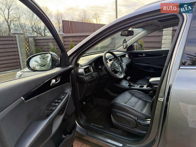 Серый Киа Соренто, объемом двигателя 2.2 л и пробегом 192 тыс. км за 18200 $, фото 46 на Automoto.ua