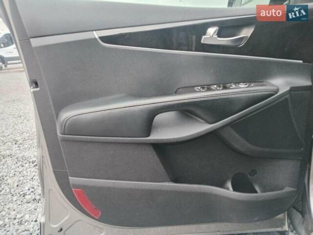 Серый Киа Соренто, объемом двигателя 3.3 л и пробегом 198 тыс. км за 16990 $, фото 9 на Automoto.ua