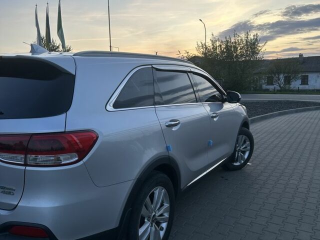 Серый Киа Соренто, объемом двигателя 2.2 л и пробегом 72 тыс. км за 25000 $, фото 3 на Automoto.ua