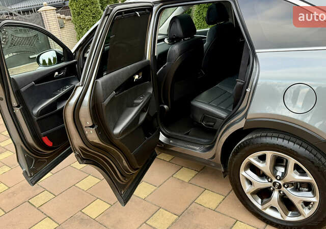 Серый Киа Соренто, объемом двигателя 2.2 л и пробегом 217 тыс. км за 20900 $, фото 16 на Automoto.ua